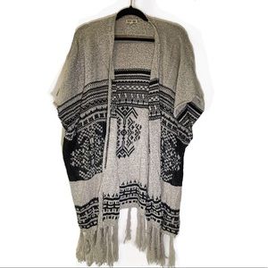 Boho, Sleeveless Cardigan w/ Tassels!